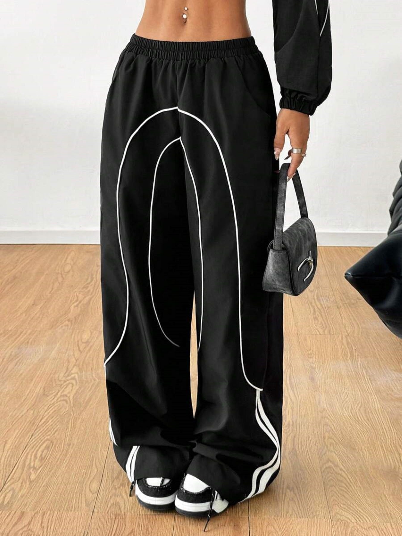 Women’s Black Wide-Leg Pants Loose High-Waist Casual Trousers with White Stitching Line Detail (S-XL)