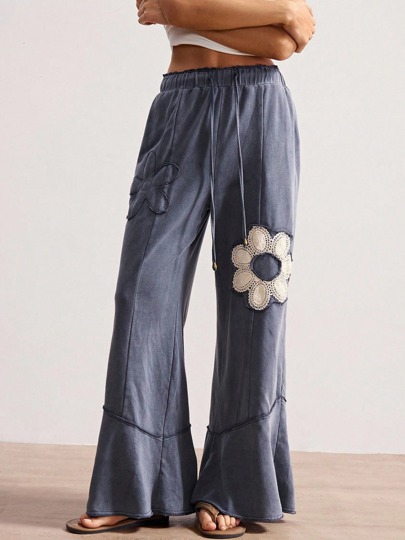 Women’s Wide-Leg Pants with Floral Patchwork Design High-Waist Elastic Drawstring Casual Loose Trousers Comfortable and Stylish (S-XL)